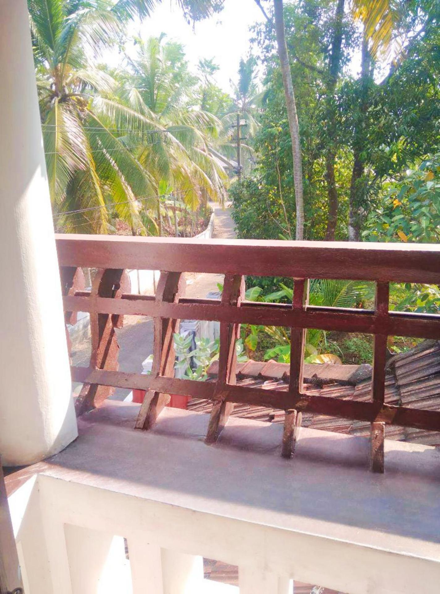 Thachattu Homestay Vaikom エクステリア 写真